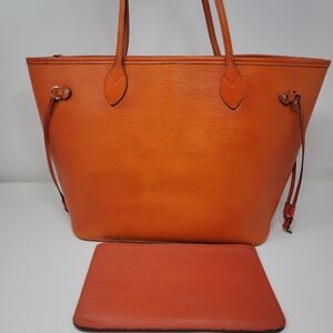 LOUIS VUITTON Neverfull MM Epi Leather Tote Bag